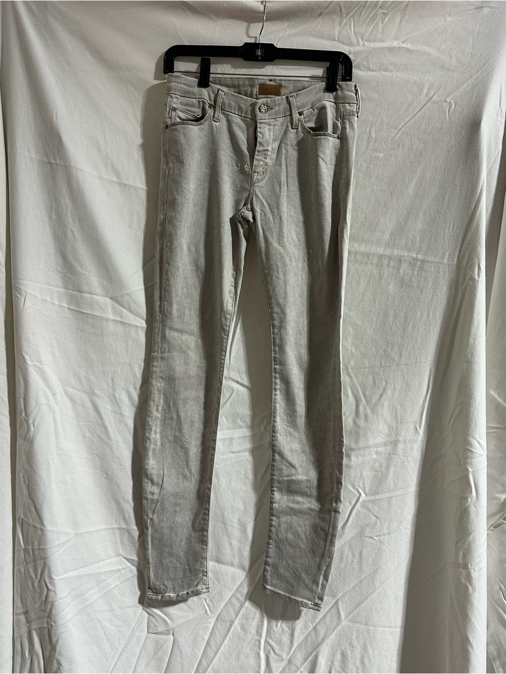MOTHER the Looker Jeans in driftwood size 28